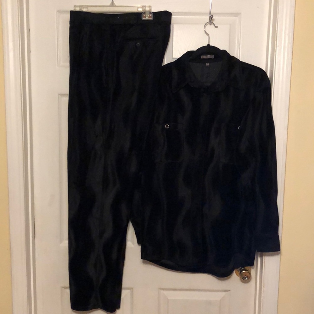 Top and bottom suade suit